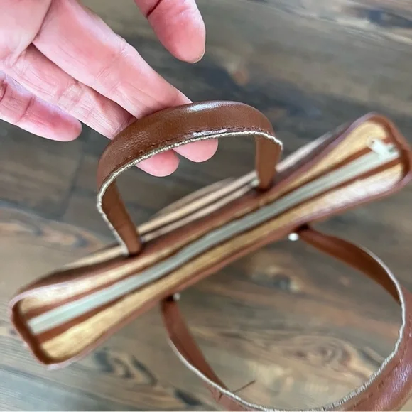 Brown Tan Striped Straw Bag Zipper Closure Double Straps - Picture 8 of 10